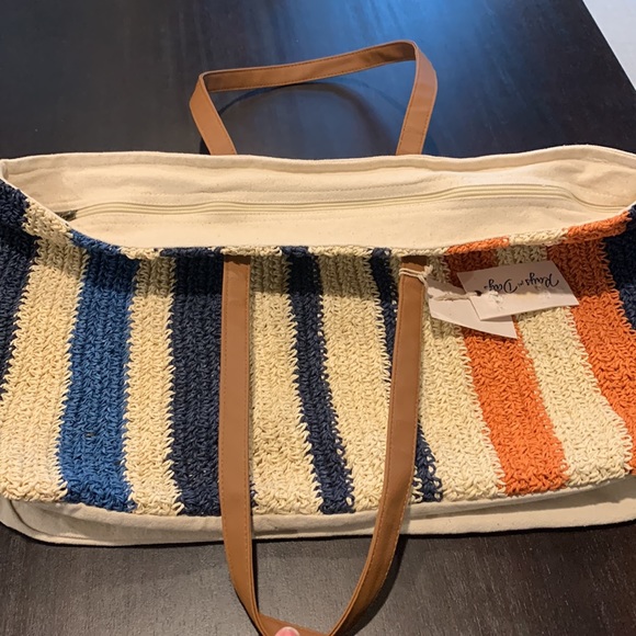Straw Tote - Picture 5 of 10